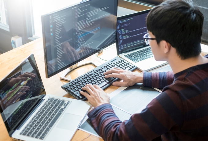 プログラミングを基礎からしっかり学べる